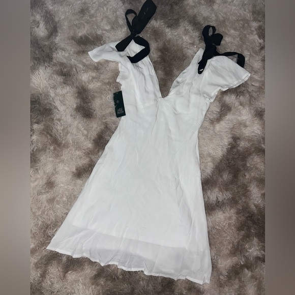 NWT Wild Fable White Flutter Short Sleeve Mini A-Line Dress, Bow Accents, V-Neck - Picture 10 of 11
